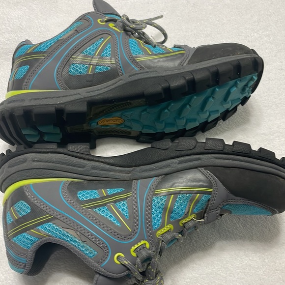 Cabelas XPG Goretex Blue Gray Outdoor Hiking Shoes Vibram Soles Womens size 7 - Picture 8 of 12